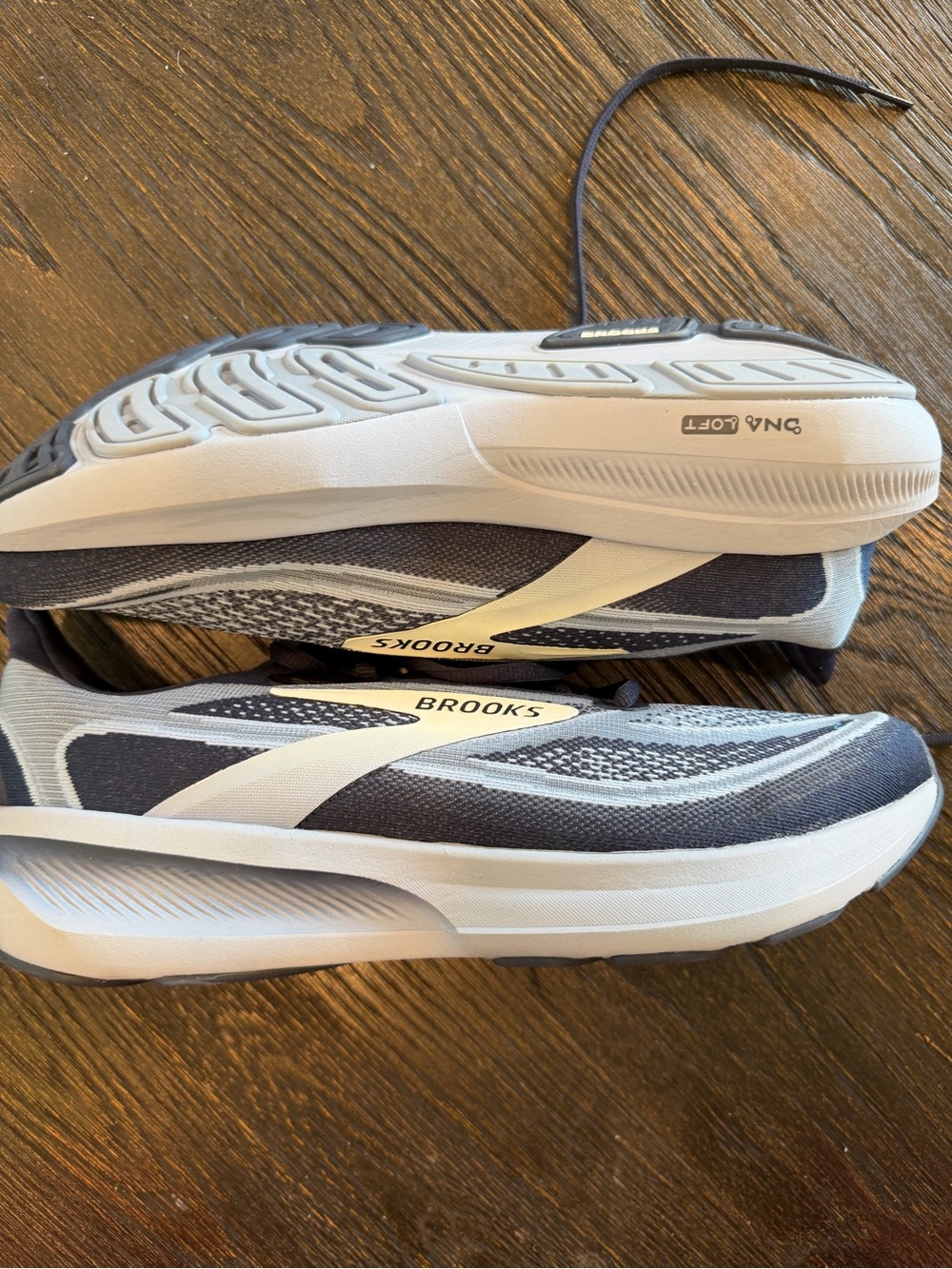 BROOKS REVEL 9 Running shoe men’s size 10 new